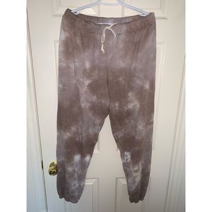 These are joggers from Nordstrom by the brand Treasure & Bond!